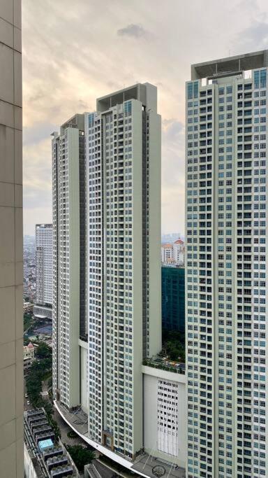 2 Bed Room Apartment In West Yakarta Exterior foto